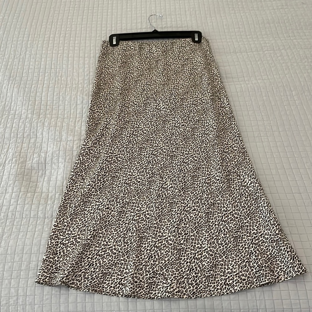 Midi leopard print skirt
